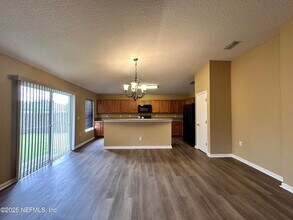 2231 Brian Lakes Dr N in Jacksonville, FL - Building Photo - Building Photo