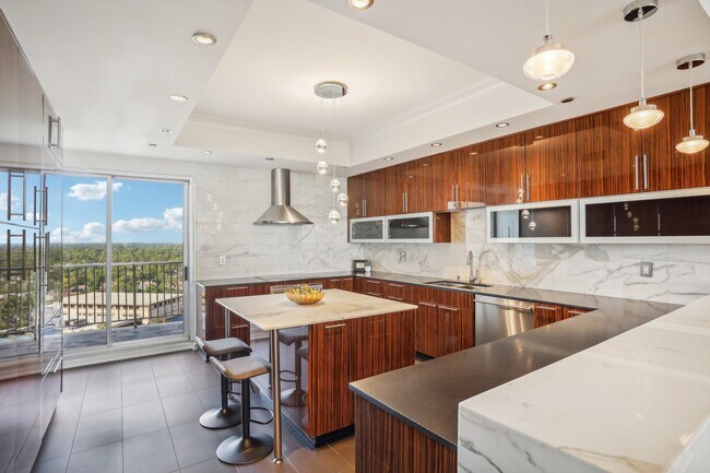 property at 121 N Post Oak Ln
