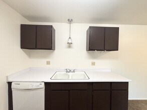4768 S Bonair St in Holladay, UT - Building Photo - Building Photo
