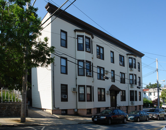 28 Chestnut St in Tarrytown, NY - Building Photo - Building Photo