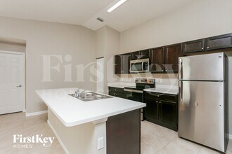 461 SW Kestor Dr in Port St. Lucie, FL - Building Photo - Building Photo