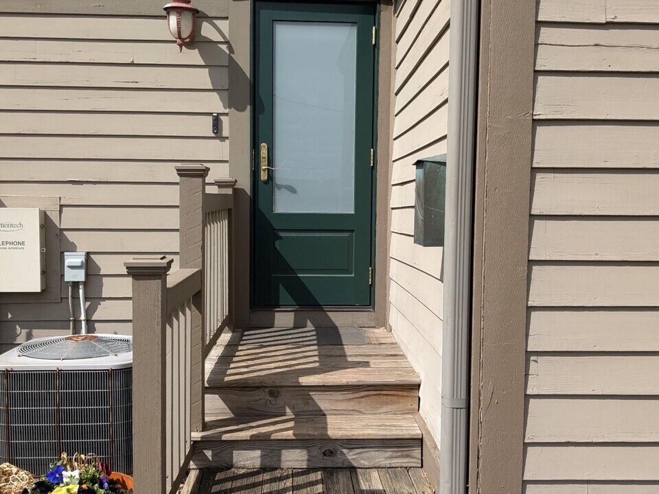 617 E Michigan St in Indianapolis, IN - Building Photo