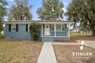 607 Greenway Ct in Port Royal, SC - Building Photo