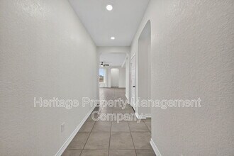 8014 Kingfisher Lndg in San Antonio, TX - Building Photo - Building Photo