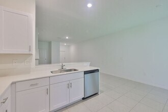 2637 Sunray Venus Wy in Ruskin, FL - Foto de edificio - Building Photo