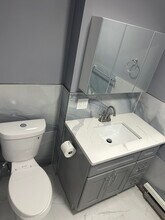278 E Cottage St, Unit 2 in Boston, MA - Foto de edificio - Building Photo