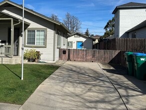 307 Forrest Ave in Lodi, CA - Building Photo - Building Photo