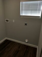 614 Barberry St, Unit 201 in San Antonio, TX - Building Photo - Building Photo