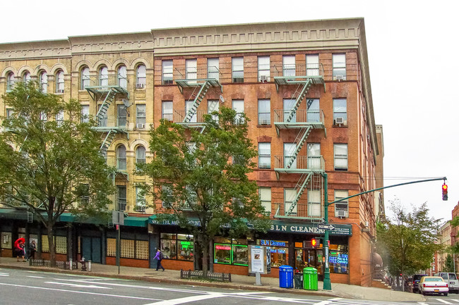 71 W 108th St in New York, NY - Foto de edificio - Building Photo