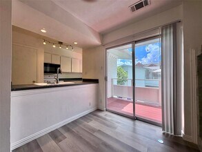 4347 Dickason Ave, Unit 207B in Dallas, TX - Building Photo - Building Photo