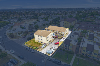 2282 W Dunlop St in San Diego, CA - Building Photo - Building Photo