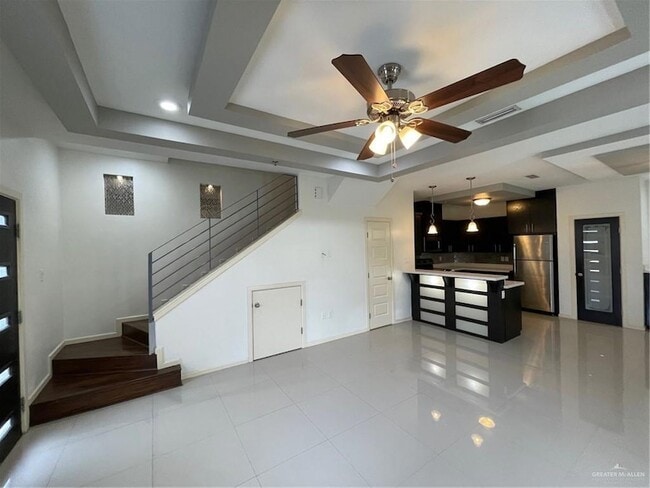 1312 E Daffodil Ave in McAllen, TX - Foto de edificio - Building Photo