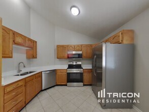 6296 Thistle Bend in Avon, IN - Building Photo - Building Photo