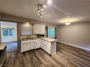 3032 Englewood Dr in Stow, OH - Building Photo - Building Photo