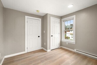 52 Elliot St, Unit 2 in Worcester, MA - Building Photo - Building Photo