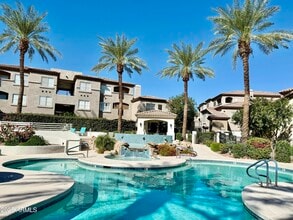 3236 E Chandler Blvd in Phoenix, AZ - Building Photo - Building Photo