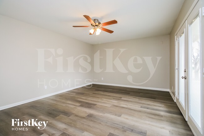 8046 N 56th Ave in Glendale, AZ - Building Photo - Building Photo