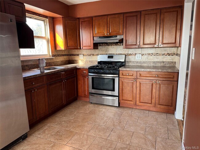 74-09 85th Rd in Queens, NY - Building Photo - Building Photo