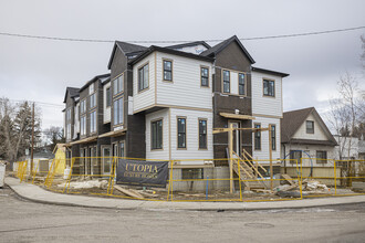 1840 17 Av NW in Calgary, AB - Building Photo - Building Photo