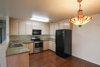 847 Cally Ct in Redding, CA - Building Photo - Building Photo