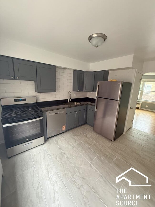 property at 6727 N California Ave