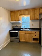 302 Hasbrouck Ave in Kingston, NY - Building Photo - Building Photo