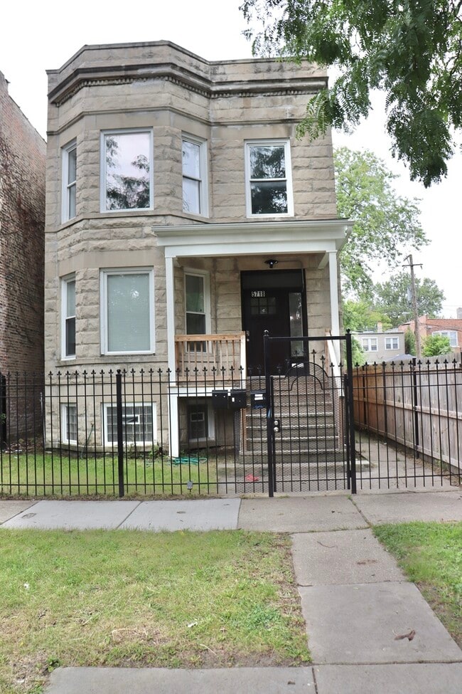 property at 5718 S Sangamon St