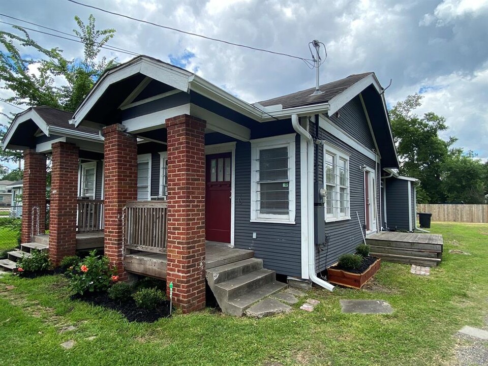 1905 Stevens St in Houston, TX - Building Photo