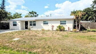 4515 Spahn St in Sarasota, FL - Building Photo
