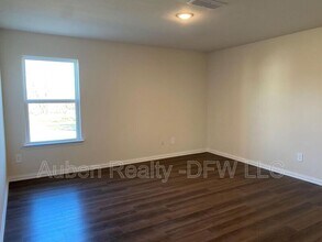 2203 Henry St in Greenville, TX - Foto de edificio - Building Photo