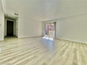 4380 Sandy River Dr in Las Vegas, NV - Building Photo - Building Photo