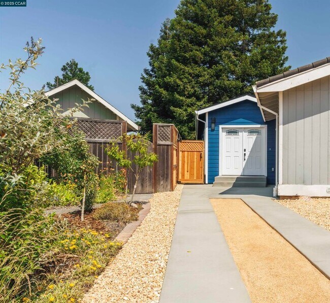 18 Del Sol Ct in Petaluma, CA - Building Photo - Building Photo
