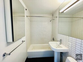 East 39th Street in New York, NY - Building Photo - Building Photo