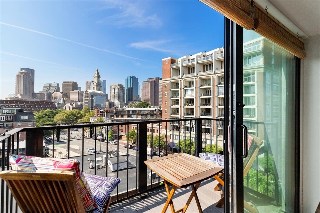 28-32 Atlantic Ave in Boston, MA - Building Photo