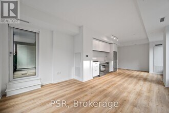 101 Roehampton Ave in Toronto, ON - Building Photo - Building Photo