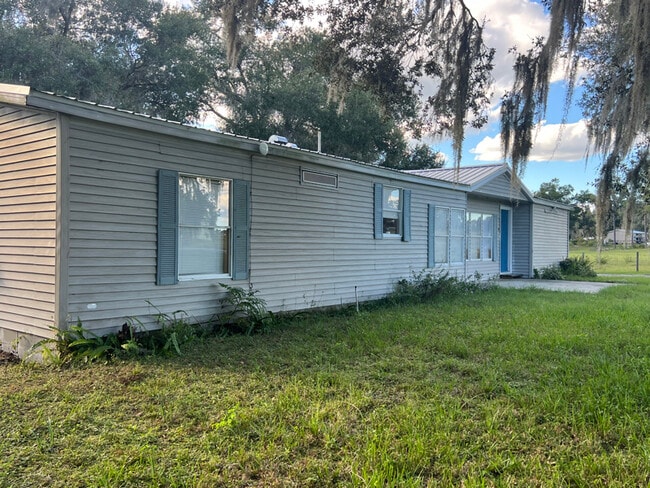 10529 South Bay Lake Rd in Groveland, FL - Building Photo - Building Photo