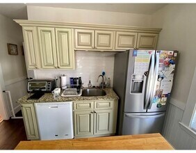 8 Kahler Ave-Unit -2 in Milton, MA - Building Photo - Building Photo