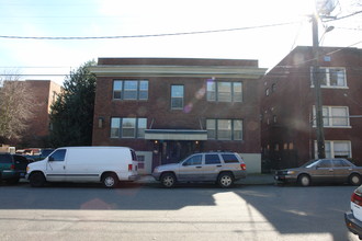 Kaye Manor Apartments in Portland, OR - Building Photo - Building Photo