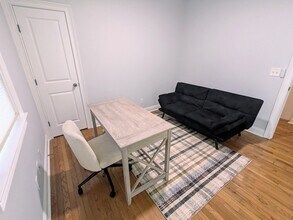 305 E Henry St in Savannah, GA - Building Photo - Building Photo