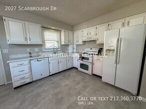 2027 Scarbrough Rd in Springfield, IL - Building Photo - Building Photo