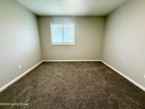 630 Lane Ave in Sellersburg, IN - Building Photo - Building Photo