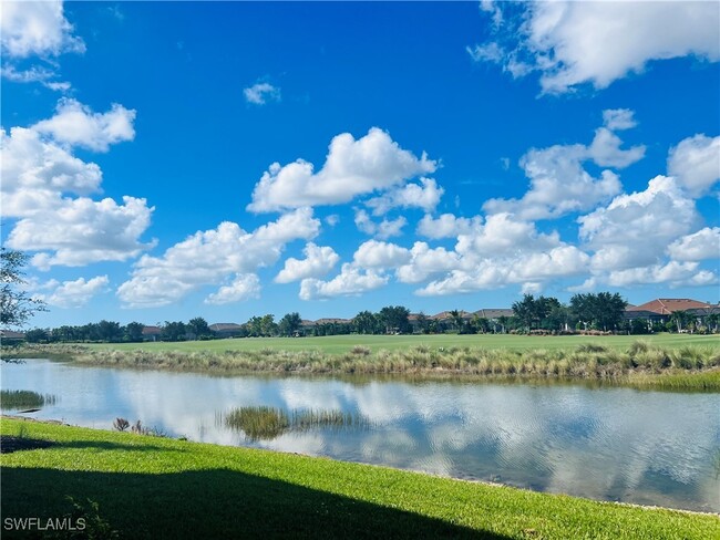 9393 Pocida Ct in Naples, FL - Foto de edificio - Building Photo