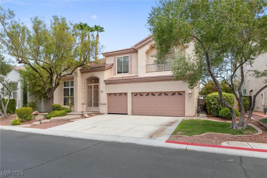 82 Cascade Lake St in Las Vegas, NV - Building Photo