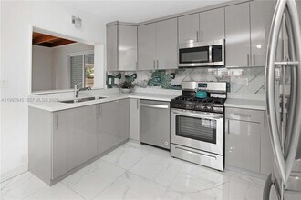 1510 Hayes St in Hollywood, FL - Building Photo - Building Photo