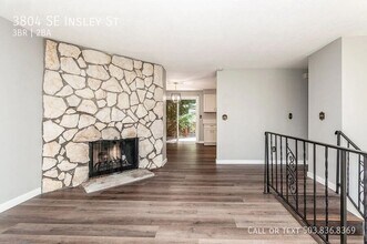 3804 SE Insley St in Portland, OR - Building Photo - Building Photo