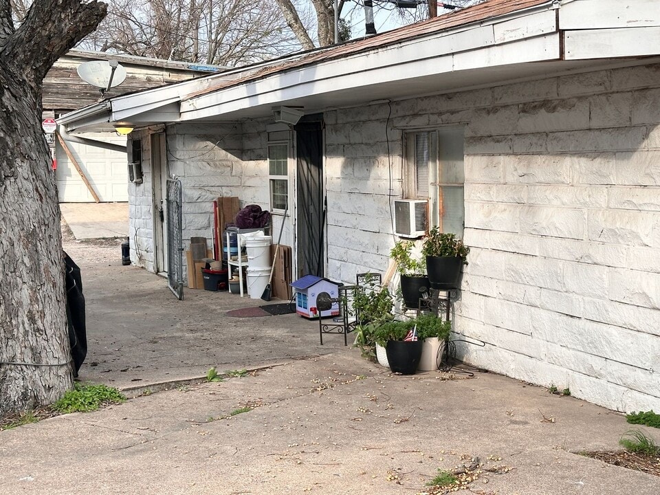 611 S 25th St in Temple, TX - Building Photo