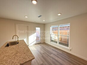 1324 N Colton Ave in Lubbock, TX - Building Photo - Building Photo