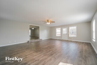 308 Eisenhower Dr in Ashland City, TN - Building Photo - Building Photo