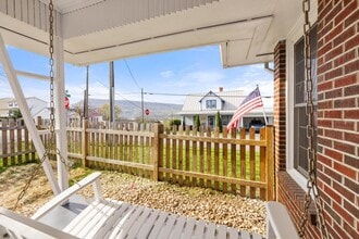 389 Thompson St in Strasburg, VA - Building Photo - Building Photo