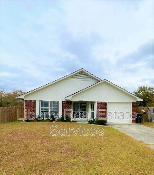 1758 Ashton Dr in Hinesville, GA - Building Photo